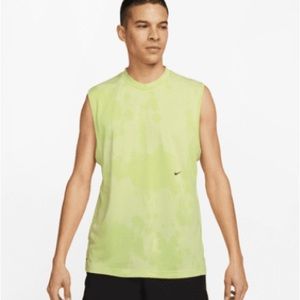 Nike Dri Fit ADV APS Tank Top. Large